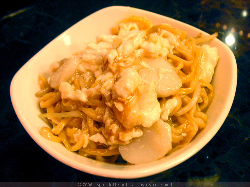 Braised E-Fu Noodles with Scallop & Egg White Braised E-Fu Noodles with Scallop & Egg White