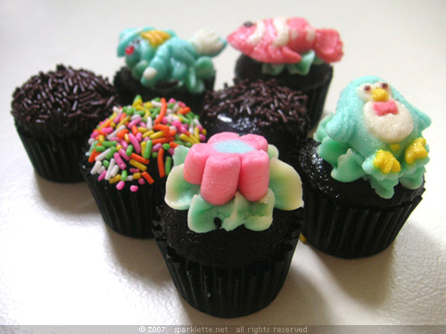 http://sparklette.net/archives/690/cupcakes2.jpg