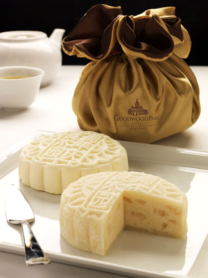 Almond beancurd with longan in snowskin mooncake from Goodwood Park Hotel, Singapore