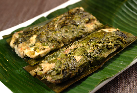Pepes Ikan Woku (steamed Fish with Woku Spices in banana leaves)