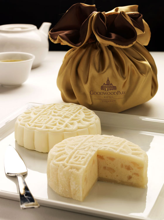 Almond beancurd with longan in snowskin mooncake from Goodwood Park Hotel, Singapore