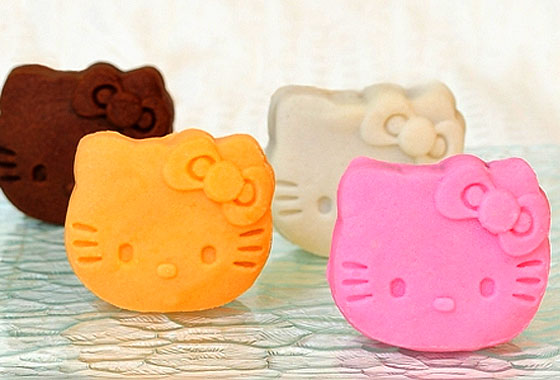 Hello Kitty mooncakes from Polar Puffs, Singapore