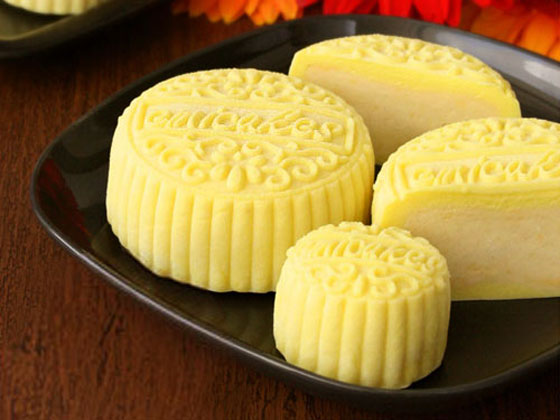 Durian mooncakes from Emicakes