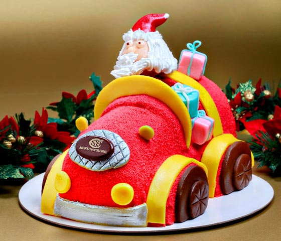 Santa Claus car cake