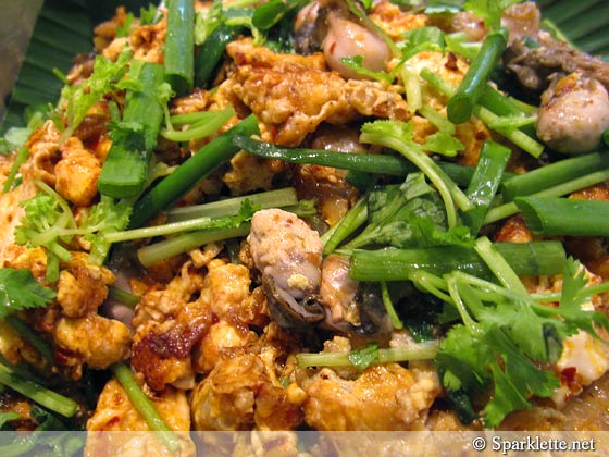 Fried oyster omelette