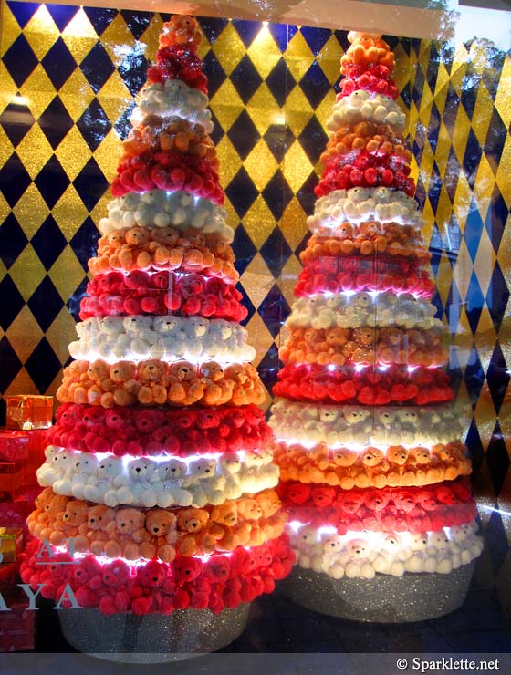 Christmas tree made up of teddy bears at Takashimaya Singapore