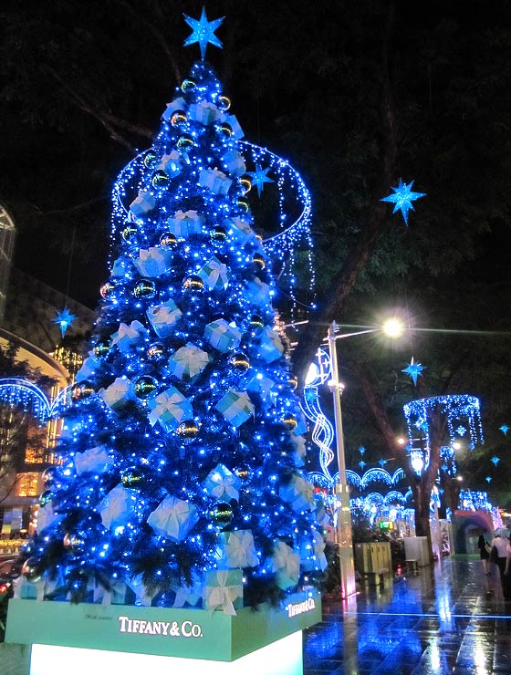 Christmas tree made up of Tiffany & Co blue boxes at Ngee Ann City, Singapore