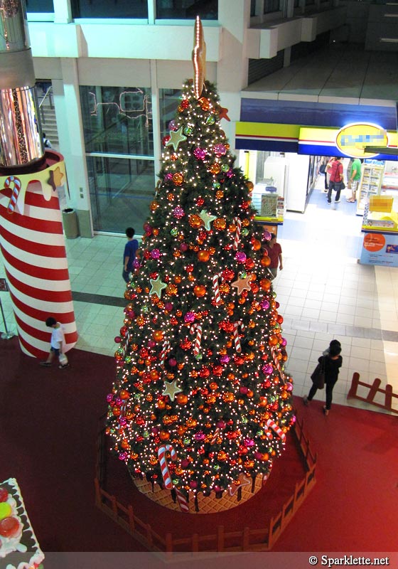 Christmas tree at Habourfront Centre, Singapore