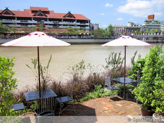 Vieng Joom On Teahouse along Mae Ping River in Chiang Mai, Thailand