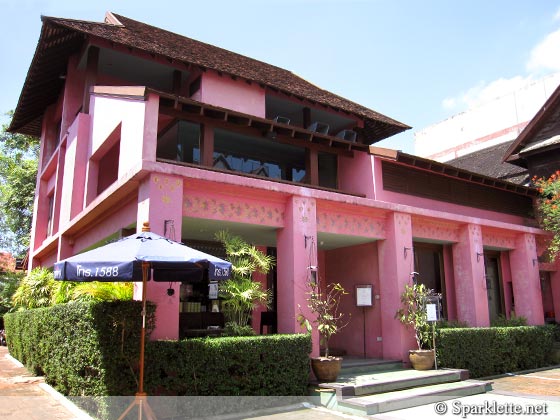 Vieng Joom On Teahouse, the pink building in Chiang Mai, Thailand