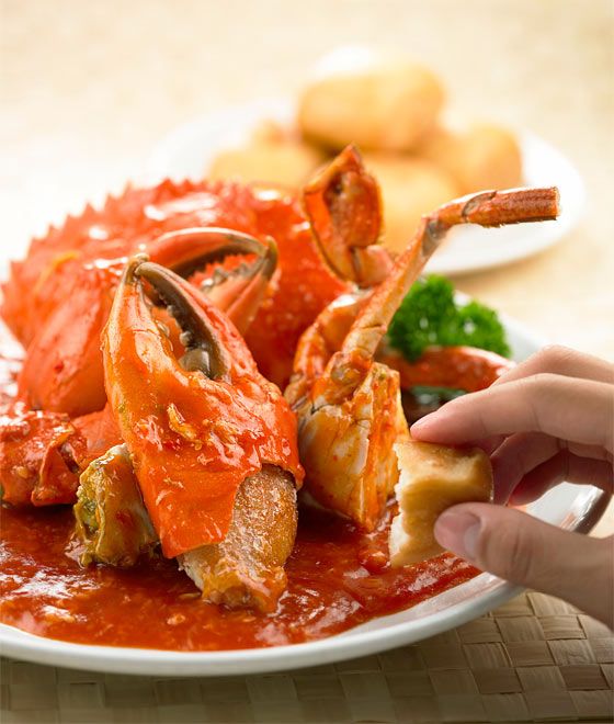 Chilli crab with man tou at Red House Seafood Restaurant, Singapore