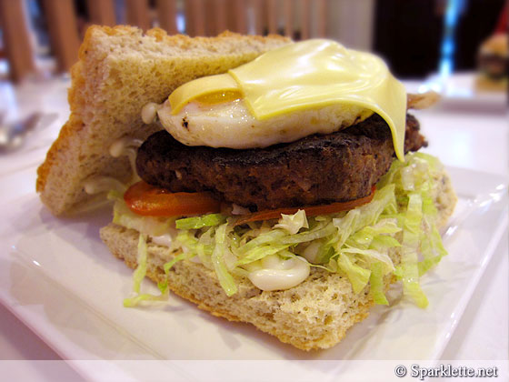 American burger with rib-eye patty
