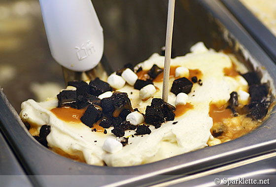 Brownies and butterscotch gelato