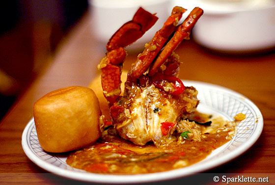 Chilli crab with fried mantou