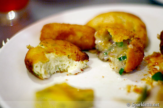 Bunuelos de Bacalao (baked salt cod cakes)