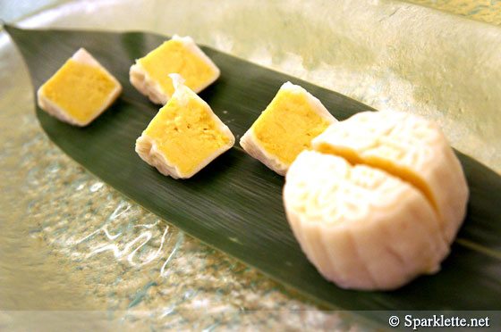 Mini snowskin mooncake with durian