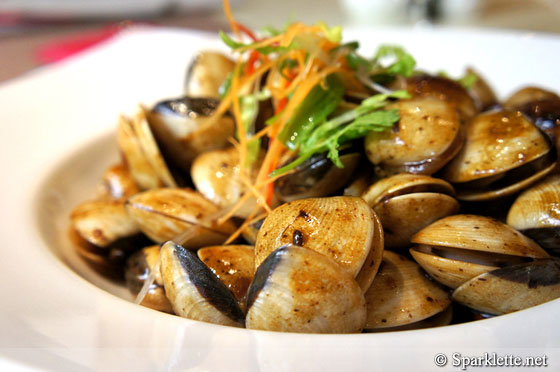 Black pepper white clams