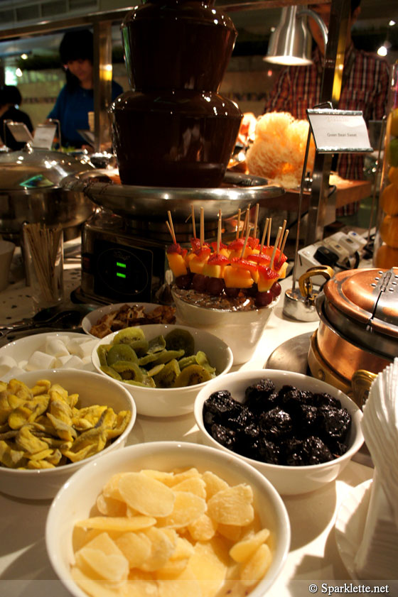 Chocolate fondue fountain