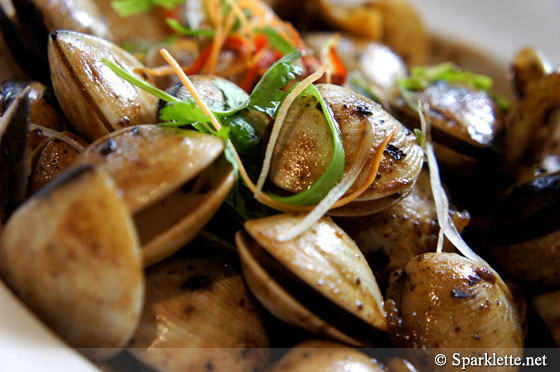 Black pepper white clams