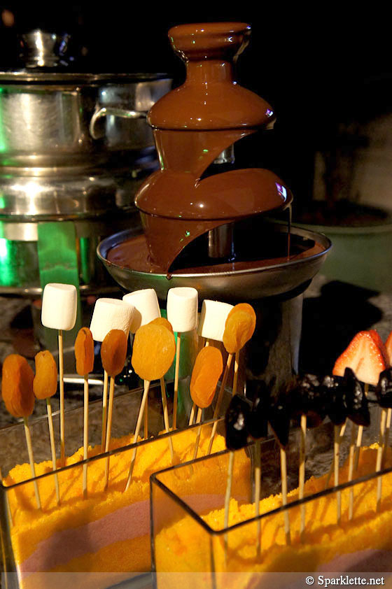 Chocolate fondue fountain