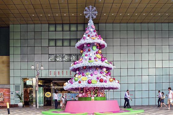 Christmas Tree of the Day #4 (2011 Edition) - Candylicious Christmas at