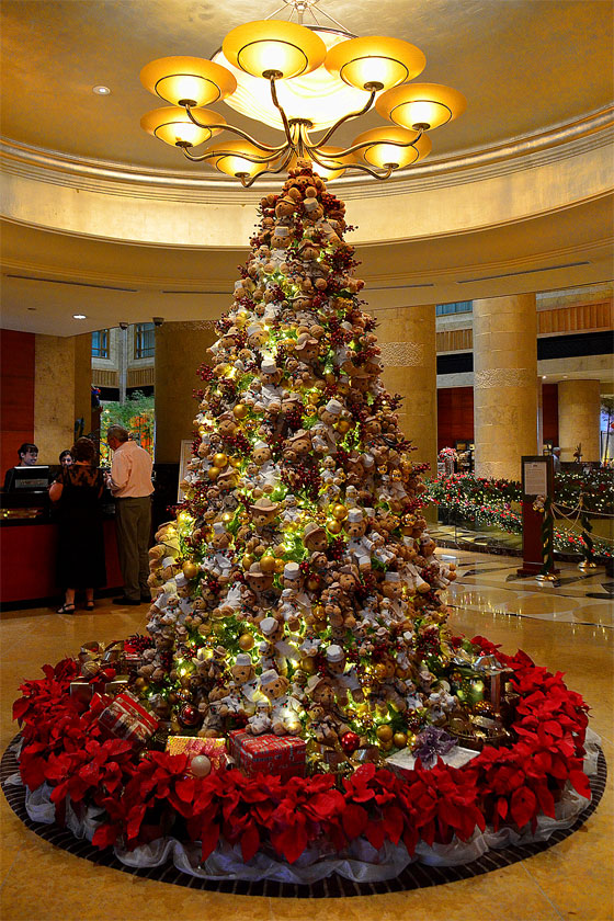 Teddy bear Christmas tree at The Fullerton Hotel, Singapore