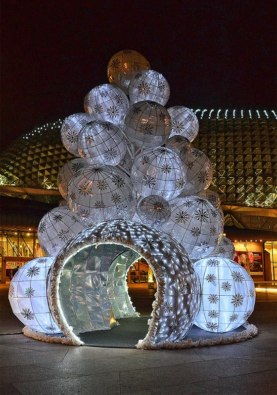 Christmas tree at Esplanade, Singapore