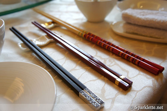 Long chopsticks for tossing yusheng