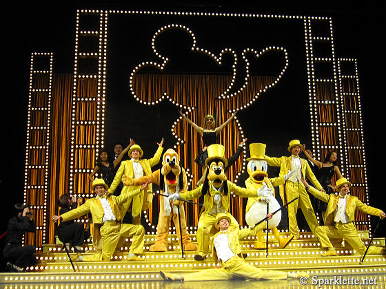 Hong Kong Disneyland - The Golden Mickeys show