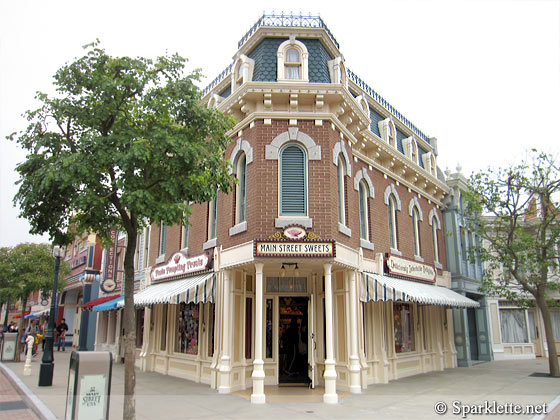 Hong Kong Disneyland - Main Street USA