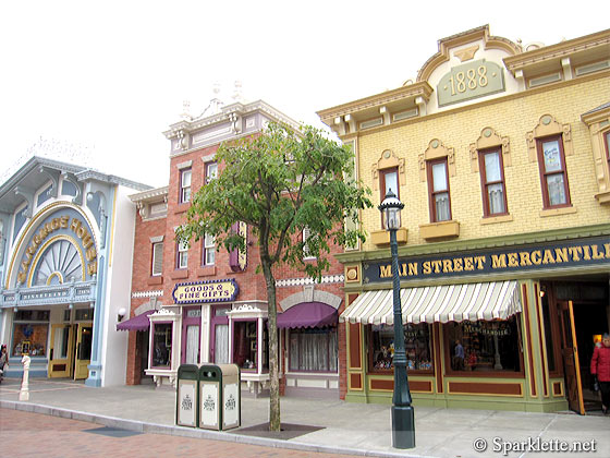 Hong Kong Disneyland - Main Street USA