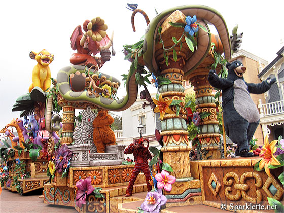 Hong Kong Disneyland - Flights of Fantasy Parade