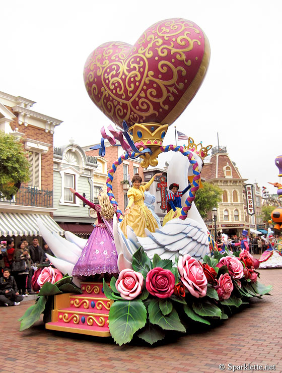 Hong Kong Disneyland - Flights of Fantasy Parade