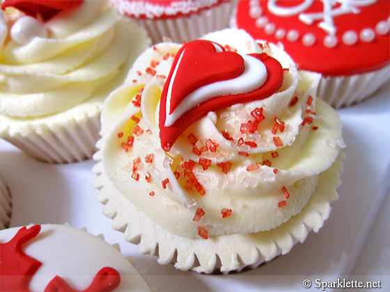 Jo Takes the Cake Valentine's Day cupcakes