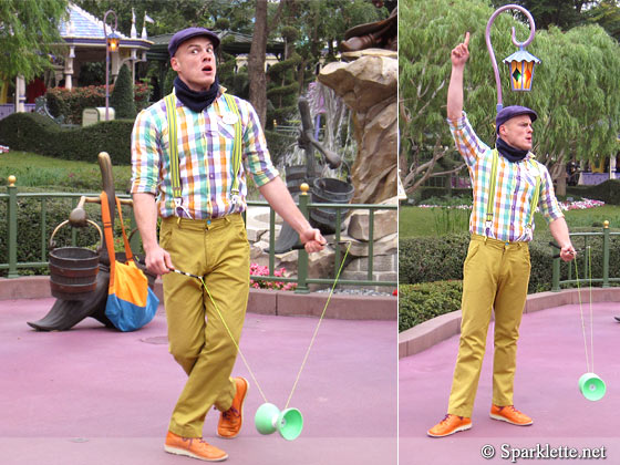 Hong Kong Disneyland juggler