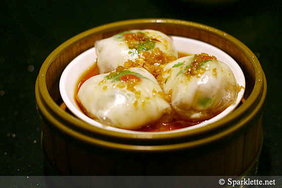 Steamed scallop with scrambled egg white dumpling