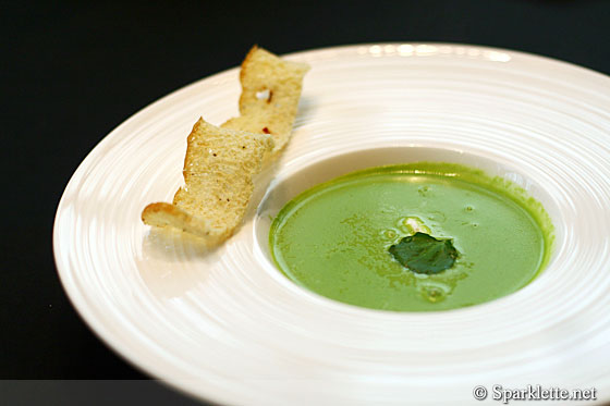 Warm satercress spinach soup