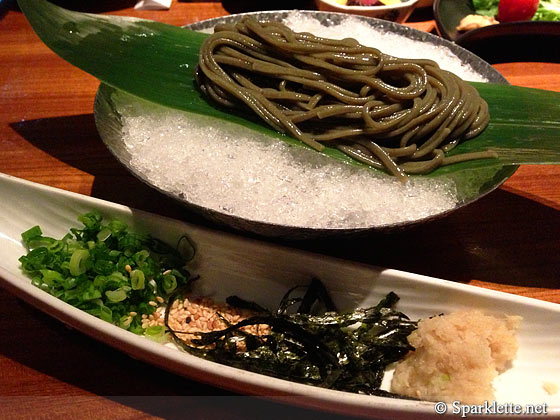 Cold seaweed udon