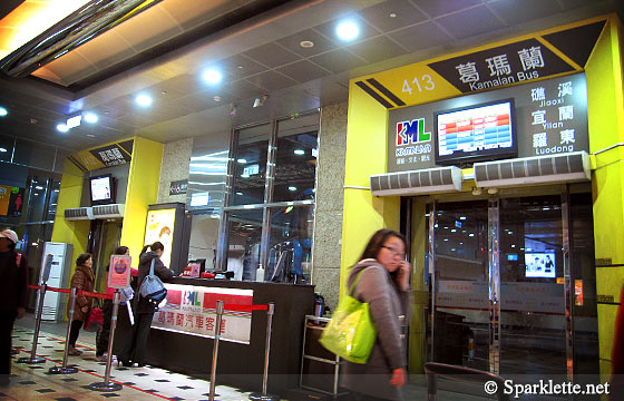 Kamalan bus at Taipei Bus Station