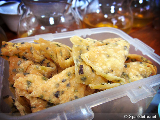 Biscuits made from organic Chinese tea leaves