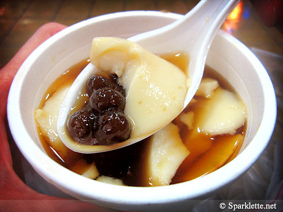 Soybean dessert at Luodong Night Market, Yilan, Taiwan