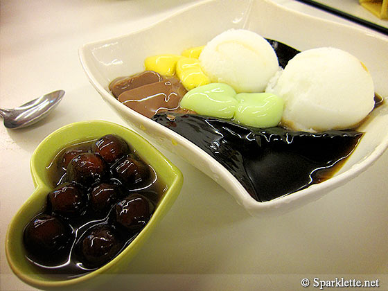 Baoshin dessert at Luodong Night Market, Yilan, Taiwan