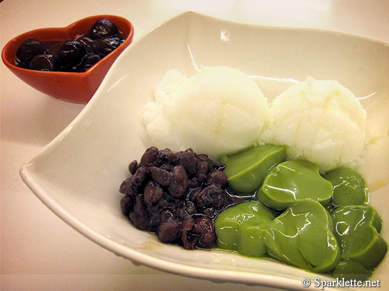 Baoshin dessert at Luodong Night Market, Yilan, Taiwan