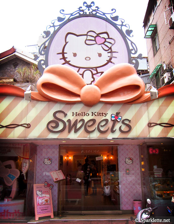 Say Hello to the Kitty at Hello Kitty Cafe in Bangkok, Thailand