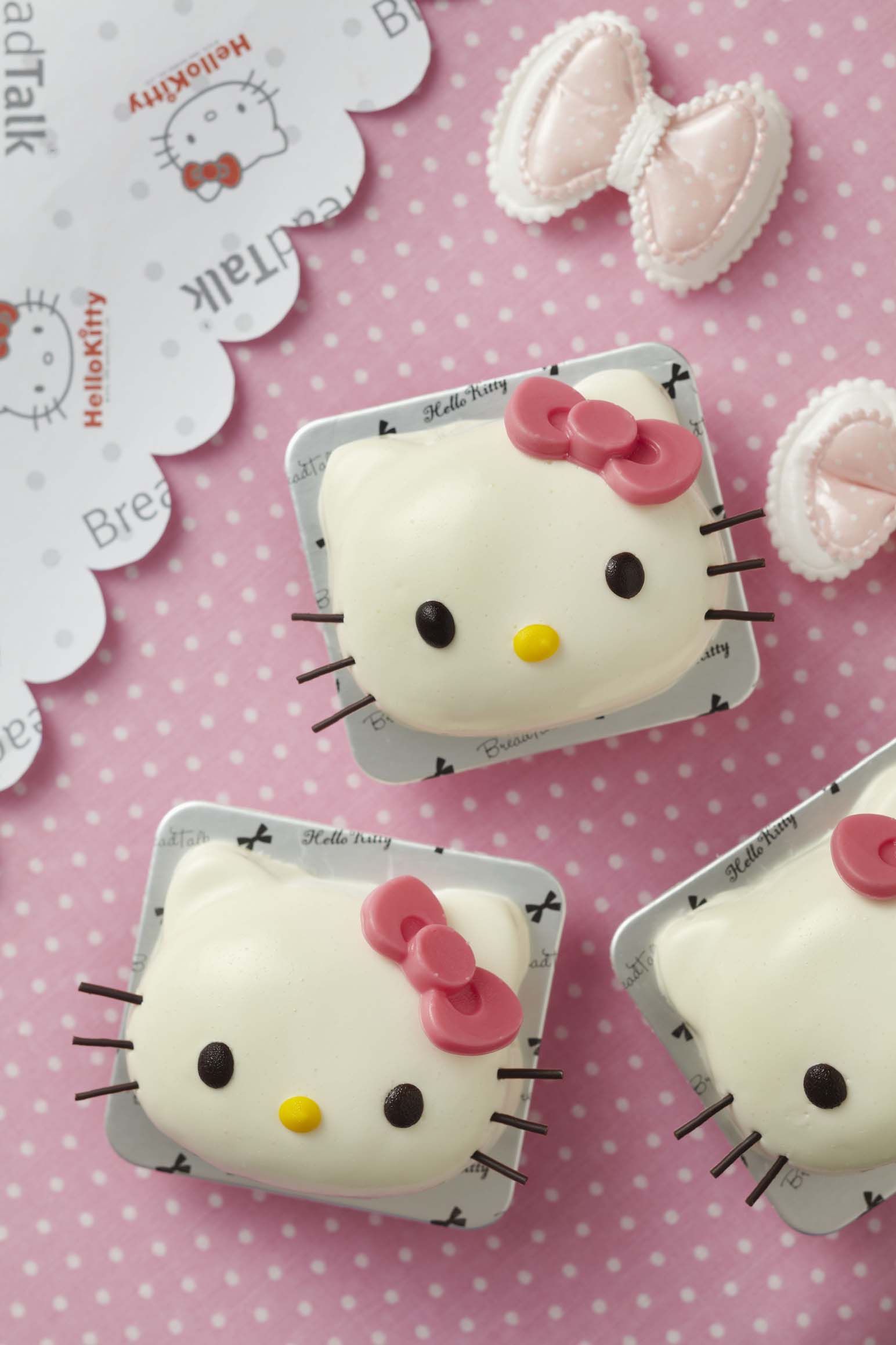 Hello Kitty cake