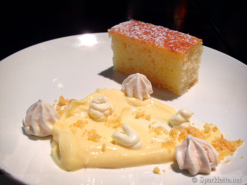 Lemon yoghurt cake