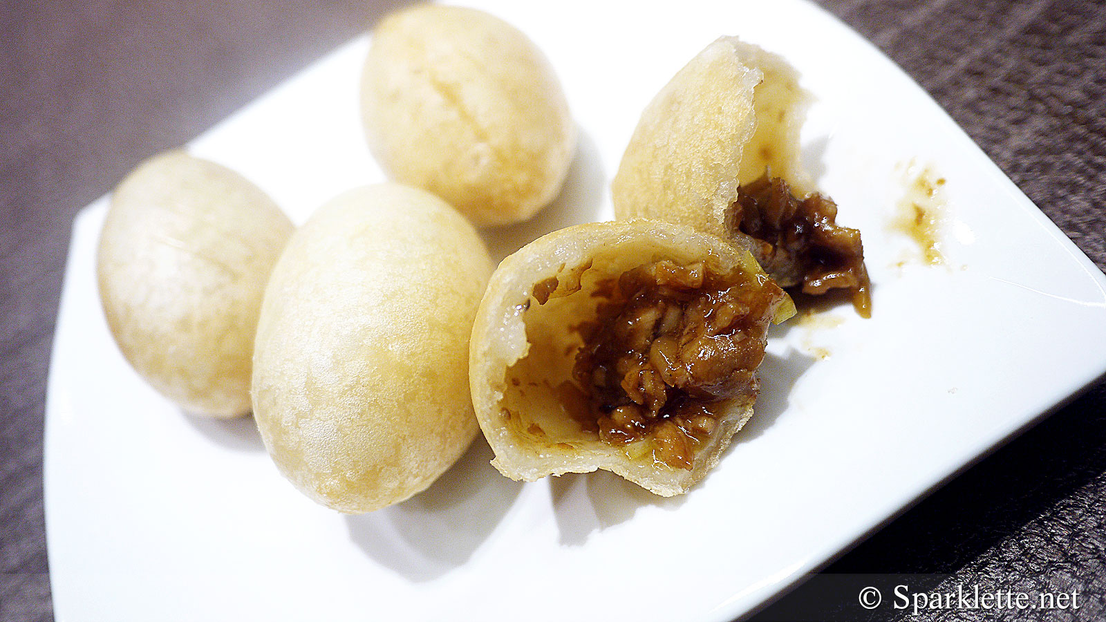 Deep fried dumpling with salted meat