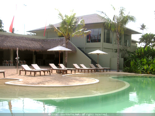 Breakfast by the pool