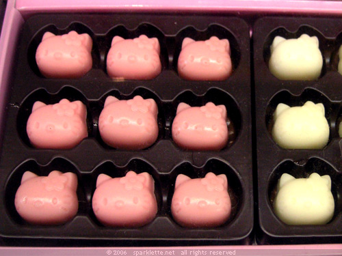 Hello Kitty strawberry & milk chocolate