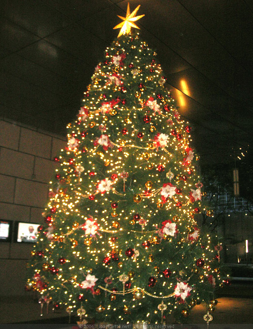 Christmas Tree of the Day #9 (2006 Edition) - Sparklette Magazine